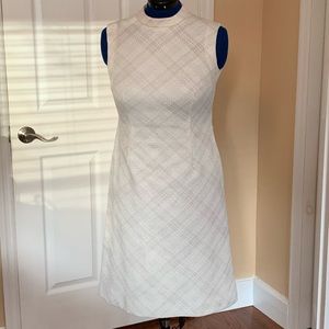 Vintage white dress with silver metallic pattern
